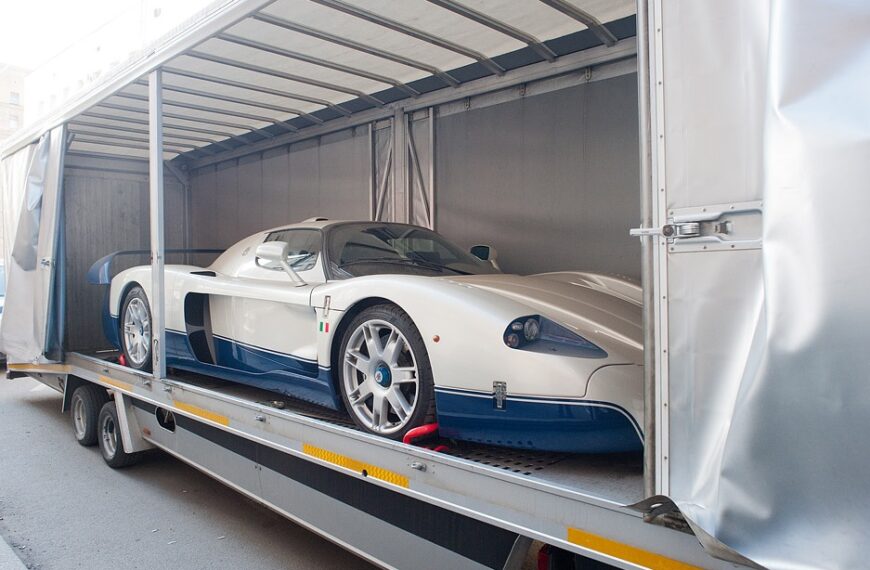 Top Benefits of Choosing Enclosed Car Transport for Your Florida Move